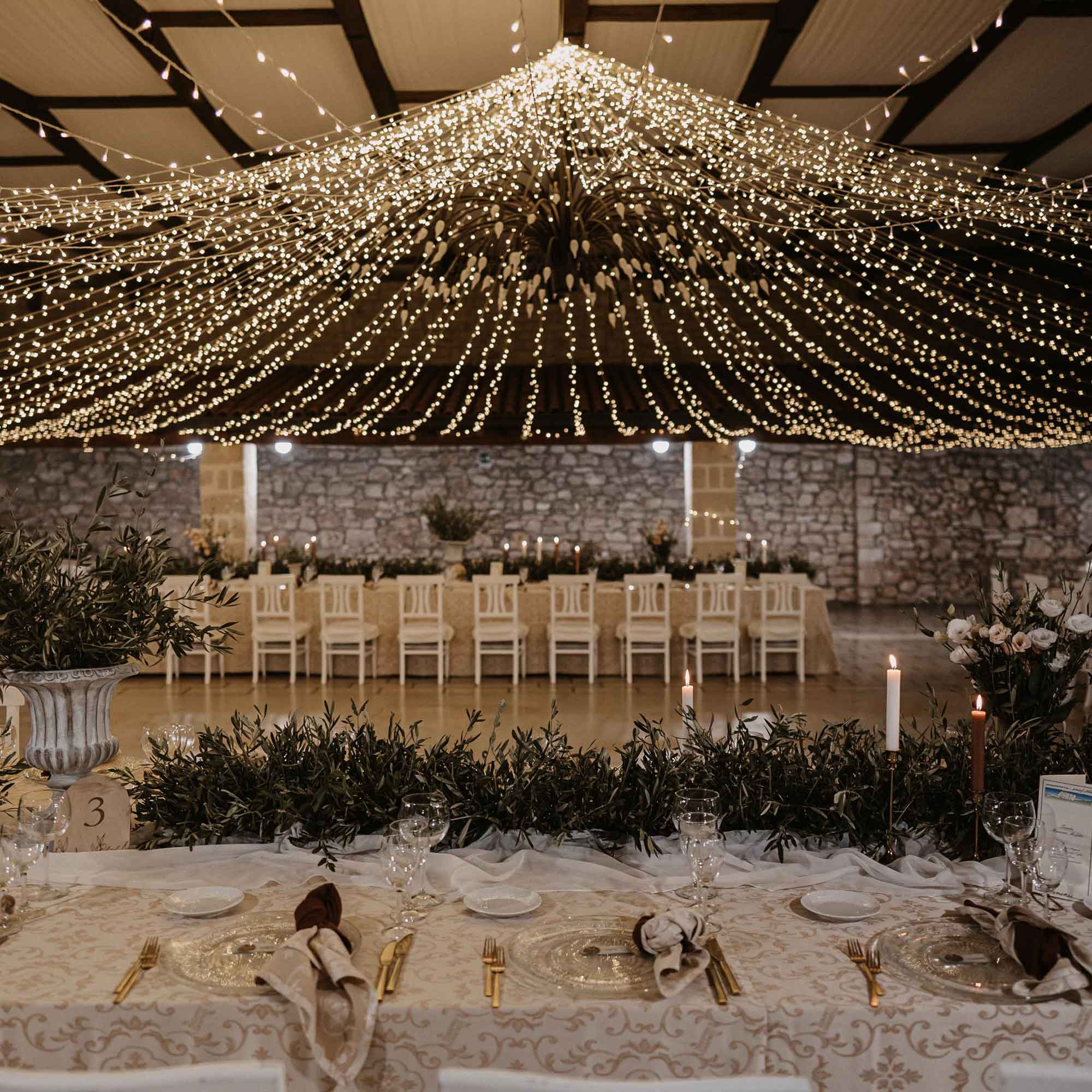 Creamore Events Dekoverleih in Stuttgart, Hochzeit im Marmorsaal Stuttgart, Kronleuchter mieten